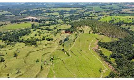 Chácara para venda em Cajuru de 6200.00m² com 5 Quartos e 2 Suites