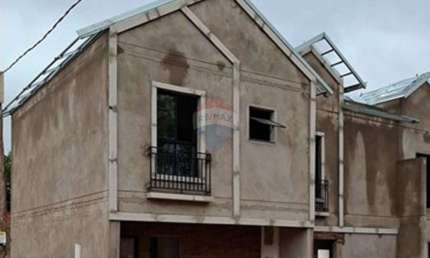 Casa para venda em Iate Clube De Americana de 107.00m² com 2 Quartos, 2 Suites e 1 Garagem