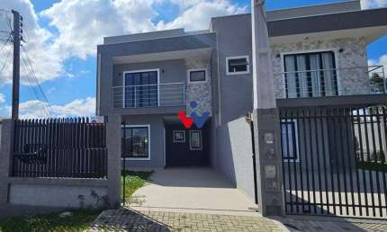 Sobrado para venda em Estação de 110.00m² com 3 Quartos, 1 Suite e 2 Garagens