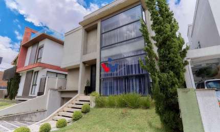 Casa para venda em Pinheirinho de 297.00m² com 2 Quartos, 1 Suite e 3 Garagens