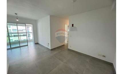 Apartamento para alugar em Recreio Dos Bandeirantes de 93.00m² com 3 Quartos, 1 Suite e 2 Garagens