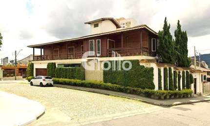 Casa para venda em Centro de 400.00m² com 4 Quartos, 4 Suites e 2 Garagens
