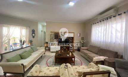Casa para venda em Giardino D' Itália de 238.00m² com 4 Quartos, 1 Suite e 4 Garagens