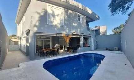 Casa para alugar em Alphaville de 442.00m² com 4 Quartos, 4 Suites e 4 Garagens