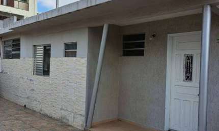 Casa para alugar em São José de 353.00m² com 2 Quartos, 1 Suite e 1 Garagem
