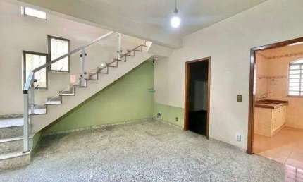Casa para alugar em Serrano de 280.00m² com 4 Quartos, 2 Suites e 2 Garagens