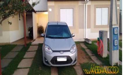 Casa para alugar em Jardim Ipanema de 50.00m² com 2 Quartos, 1 Suite e 2 Garagens