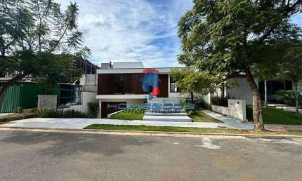 Casa de Condomínio para venda em Alphaville Dom Pedro de 335.00m² com 3 Quartos, 3 Suites e 6 Garagens