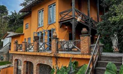 Casa para venda em Recanto Impla de 603.00m² com 4 Quartos, 2 Suites e 4 Garagens