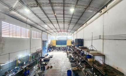 Galpão / Depósito / Armazém para venda em Independência de 747.00m² com 20 Garagens
