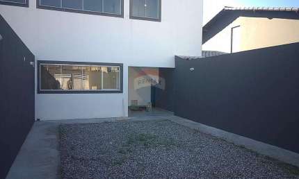 Casa para alugar em Pedra De Guaratiba de 119.00m² com 3 Quartos, 2 Suites e 4 Garagens