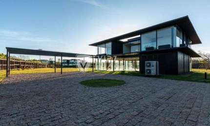 Casa para venda em Fazenda Boa Vista I de 530.00m² com 5 Quartos, 5 Suites e 4 Garagens