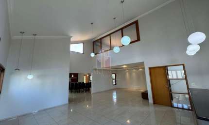 Casa de Condomínio para venda e aluguel em Vila Aviação de 500.00m² com 3 Quartos, 3 Suites e 4 Garagens