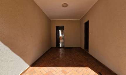 Casa para alugar em Jardim Flamboyant de 200.00m² com 3 Quartos e 2 Garagens