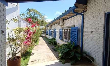 Casa para venda em Praia Das Toninhas de 157.00m² com 4 Quartos, 2 Suites e 3 Garagens