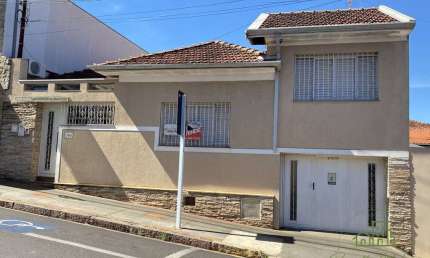 Casa para venda em Centro de 181.00m² com 4 Quartos, 2 Suites e 1 Garagem