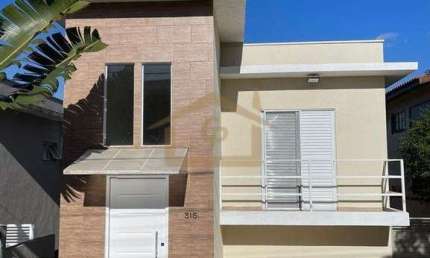 Casa para venda em Pitas de 170.00m² com 3 Quartos, 1 Suite e 2 Garagens