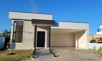 Casa para venda em Condomínio Terras Do Vale de 300.00m² com 3 Quartos, 1 Suite e 4 Garagens
