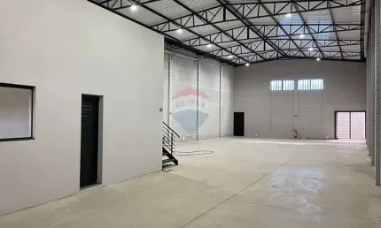Galpão / Depósito / Armazém para alugar em Jardim Santa Efigênia de 417.00m² com 3 Garagens