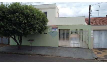Casa para venda em Cidade Jardim de 220.00m² com 3 Quartos, 2 Suites e 3 Garagens