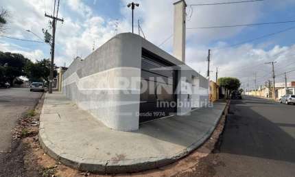 Casa para venda em Jardim Do Carmo de 191.00m² com 3 Quartos, 1 Suite e 5 Garagens
