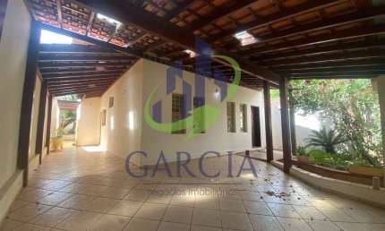 Casa para alugar em Jardim Murilo de 290.00m² com 3 Quartos e 3 Garagens