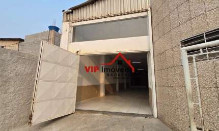 Galpão / Depósito / Armazém para alugar em Centro de 400.00m² com 2 Garagens