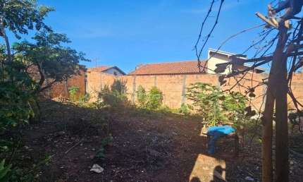 Terreno para venda em Jardim Adalberto Frederico De Oliveira Roxo I de 180.00m²
