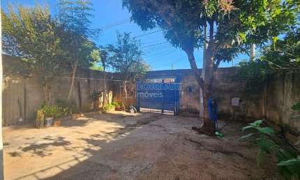 Casa para venda em Jardim Adalberto Frederico De Oliveira Roxo I de 107.00m² com 2 Quartos e 2 Garagens