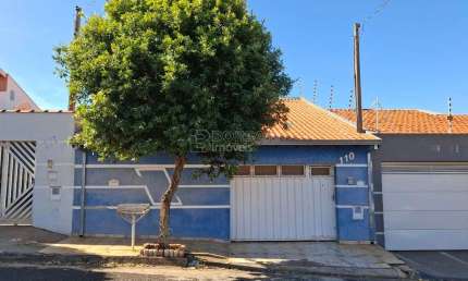 Casa para venda em Parque Igaçaba de 175.00m² com 3 Quartos, 1 Suite e 2 Garagens