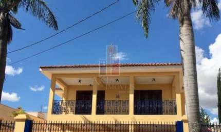 Sobrado para alugar em Jardim Estoril de 395.00m² com 4 Quartos, 2 Suites e 3 Garagens