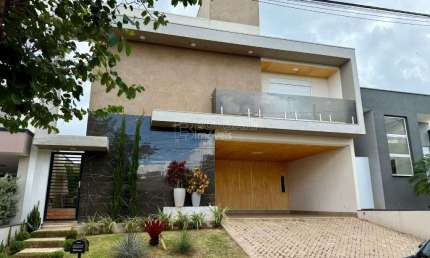 Sobrado para venda e aluguel em Residencial Village Damha Ii de 216.00m² com 3 Quartos, 3 Suites e 4 Garagens
