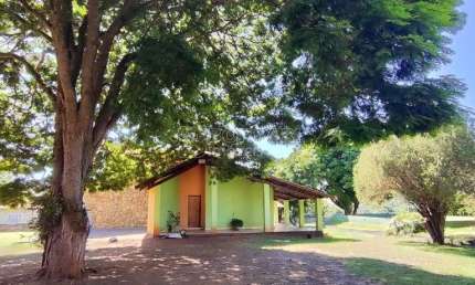 Fazenda / Sítio para venda em Portal Das Laranjeiras de 396.00m² com 3 Quartos, 1 Suite e 3 Garagens
