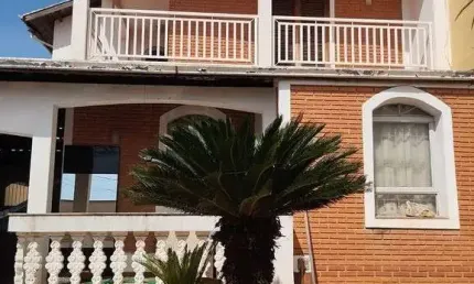 Casa para venda em Jardim Maria Flora de 266.69m² com 3 Quartos, 1 Suite e 2 Garagens
