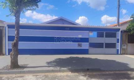 Casa para venda em Jardim Roberto Selmi Dei de 250.00m² com 2 Quartos e 2 Garagens