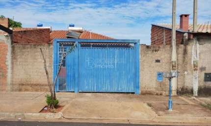 Casa para venda em Jardim Roberto Selmi Dei de 43.00m² com 2 Quartos e 4 Garagens