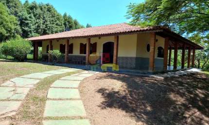 Casa para venda em Chácara Dos Pinhais de 412.00m² com 5 Quartos, 1 Suite e 3 Garagens