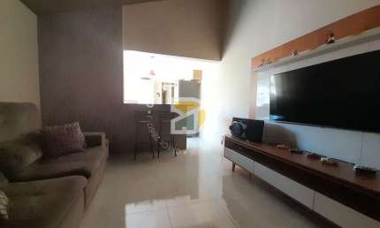Casa para venda em Parque Das Laranjeiras de 110.00m² com 2 Quartos e 2 Garagens