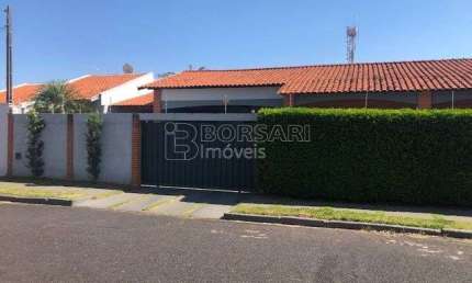 Casa para venda em Jardim Primor de 237.00m² com 3 Quartos, 1 Suite e 3 Garagens