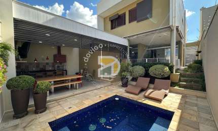 Casa de Condomínio para venda em Portal Luiza de 245.00m² com 3 Quartos, 1 Suite e 2 Garagens