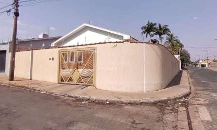 Casa para venda em Silvio Bevilacqua de 143.00m² com 3 Quartos e 3 Garagens