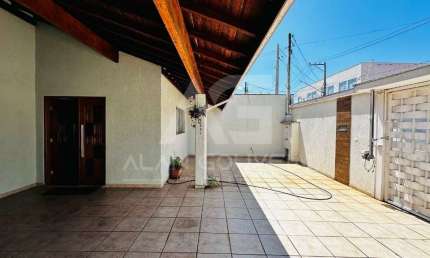 Casa para venda em Residencial Esplanada de 300.00m² com 3 Quartos, 1 Suite e 2 Garagens