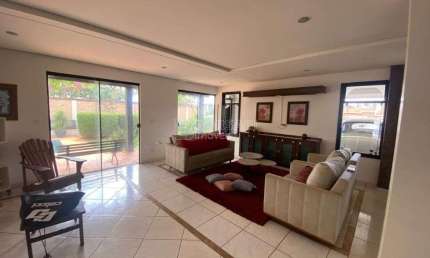 Sobrado para venda em Jardim Dos Flamboyants de 336.00m² com 3 Quartos, 3 Suites e 4 Garagens