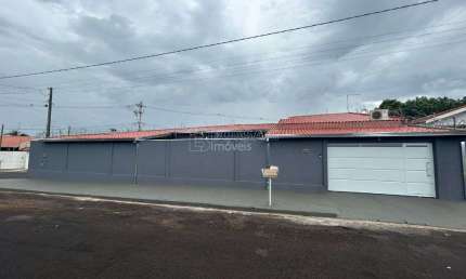Casa para venda em Jardim Aclimação de 145.00m² com 3 Quartos e 3 Garagens