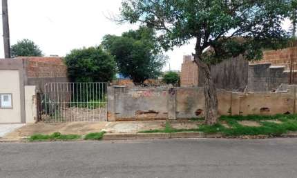 Terreno para venda em Vila Xavier (vila Xavier) de 340.00m²