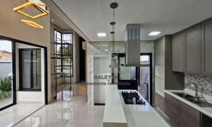 Casa para venda em Vila Bressani de 207.00m² com 3 Quartos, 1 Suite e 3 Garagens