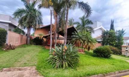 Casa de Condomínio para venda e aluguel em Portal Das Araucárias de 366.00m² com 3 Quartos e 2 Suites