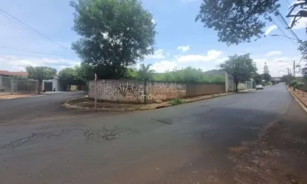 Terreno à venda na Avenida João de Caires, Vila Furlan, Araraquara