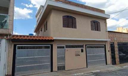 Casa para venda em Km 18 de 182.00m² com 3 Quartos, 3 Suites e 4 Garagens