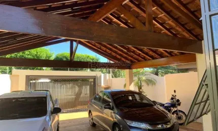Casa para venda em Jardim Das Roseiras de 267.00m² com 3 Quartos, 1 Suite e 4 Garagens
